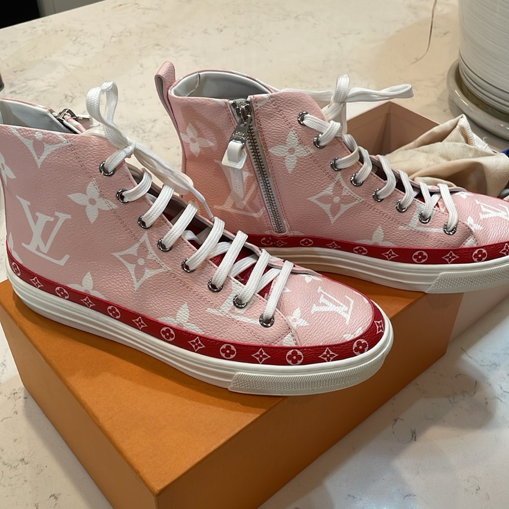 Louis Vuitton Stellar Trainer leather 39